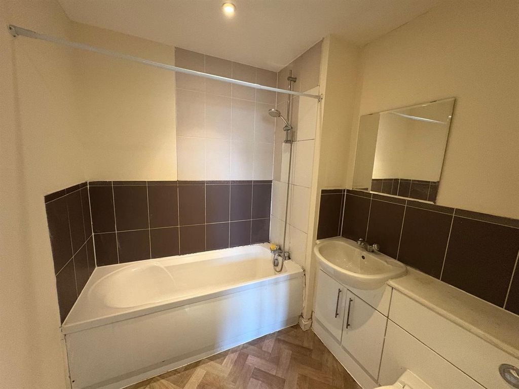 Property photo 3 of 5 Bathroom