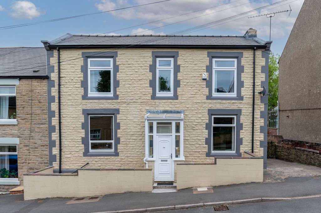 Property photo 1 of 23
