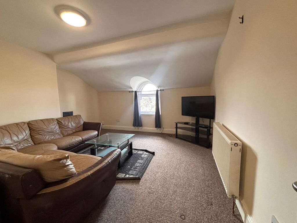 2 bed flat for salePembroke Road, Bootle L20 photo 4