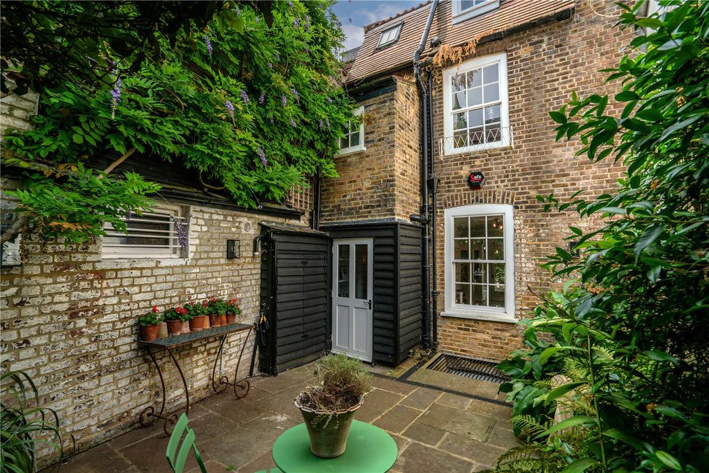 Property photo 2 of 18 Picture No. 06