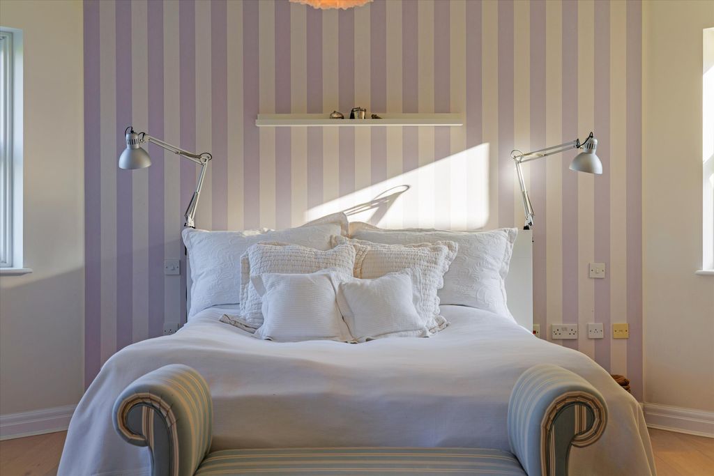 Property photo 3 of 28 Image