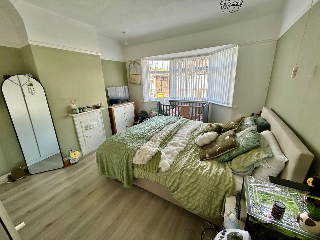 Property photo 3 of 13 Bedroom 1