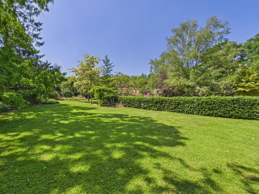 Property photo 3 of 31