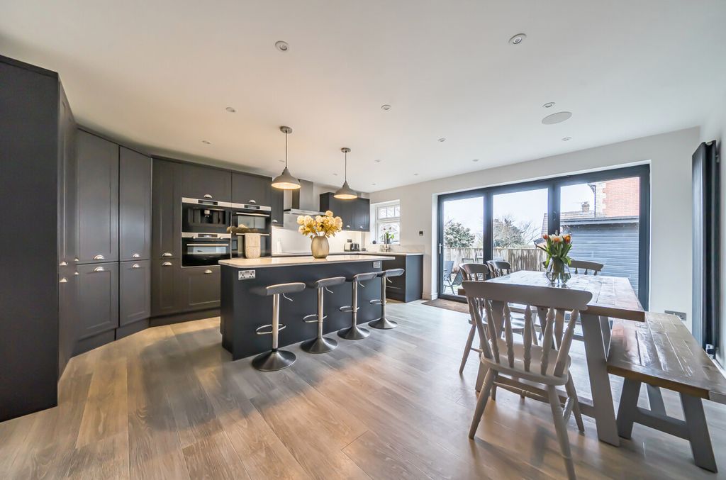 Property photo 2 of 17 1406842-9-69849Fd...