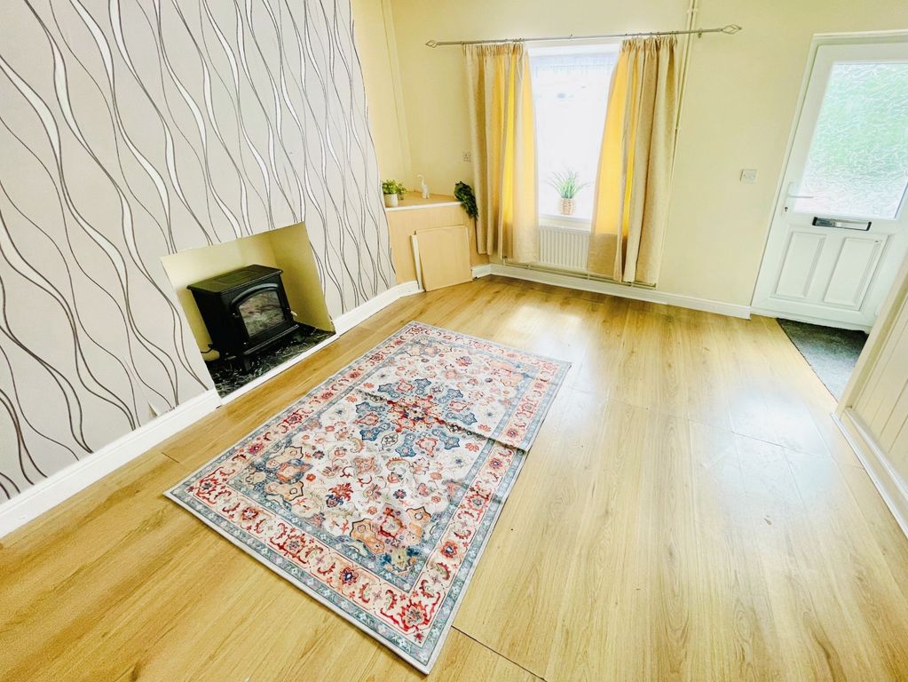 Property photo 2 of 12 Lounge