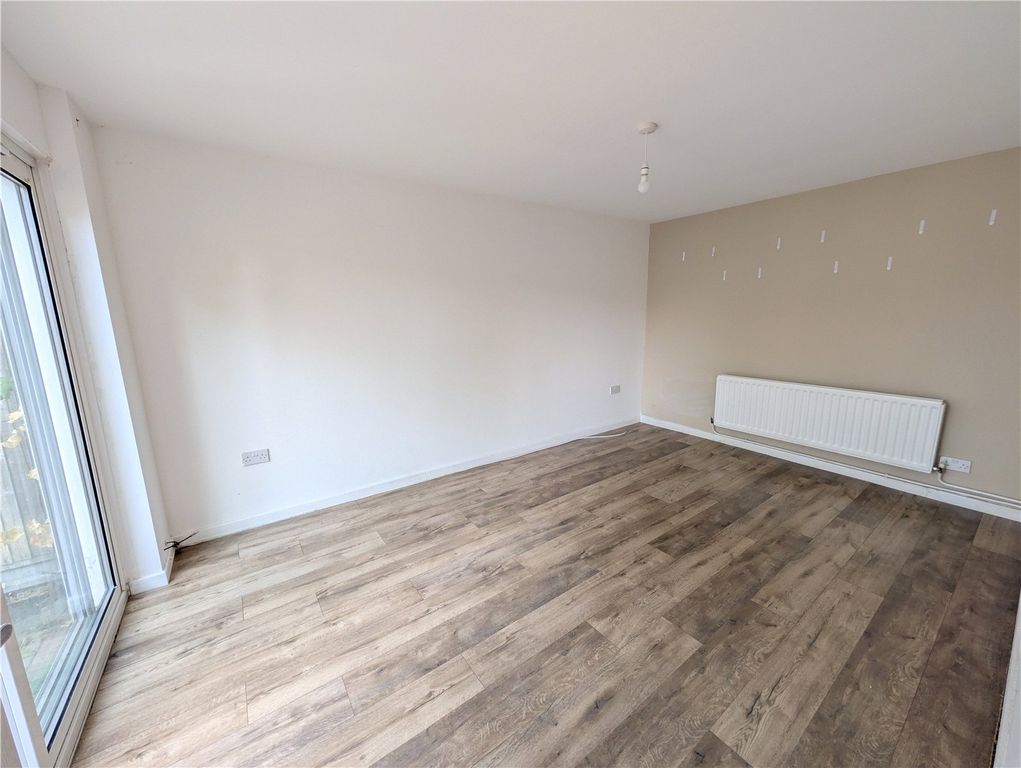 Property photo 3 of 9 Picture No. 06