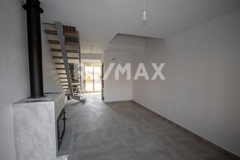 Property photo 3 of 40