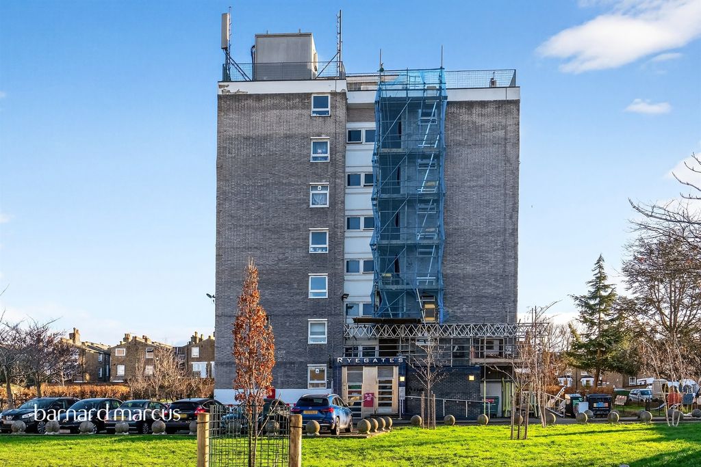 Property photo 3 of 14