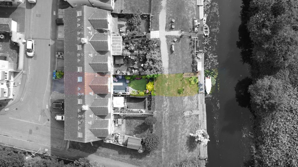 Property photo 2 of 24