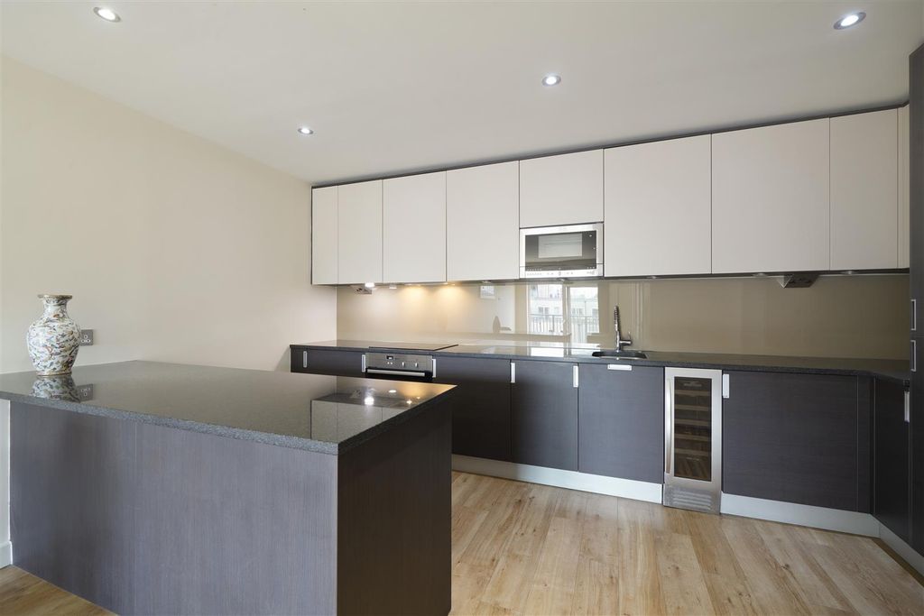 Property photo 3 of 14 Oqmt9Ubxuwggetw4Ko3E.Jpg