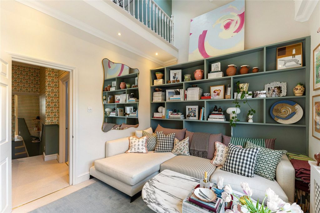 Property photo 2 of 16 Reception Room