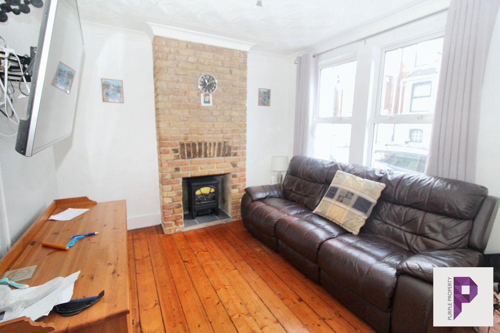 Property photo 2 of 12