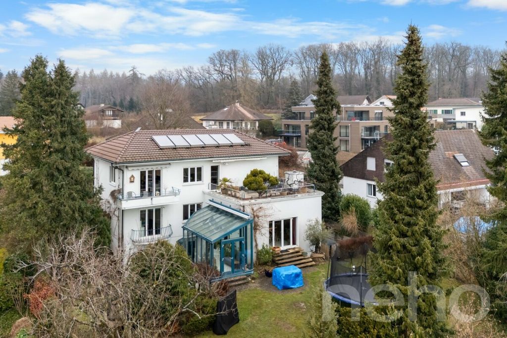 Property photo 2 of 12