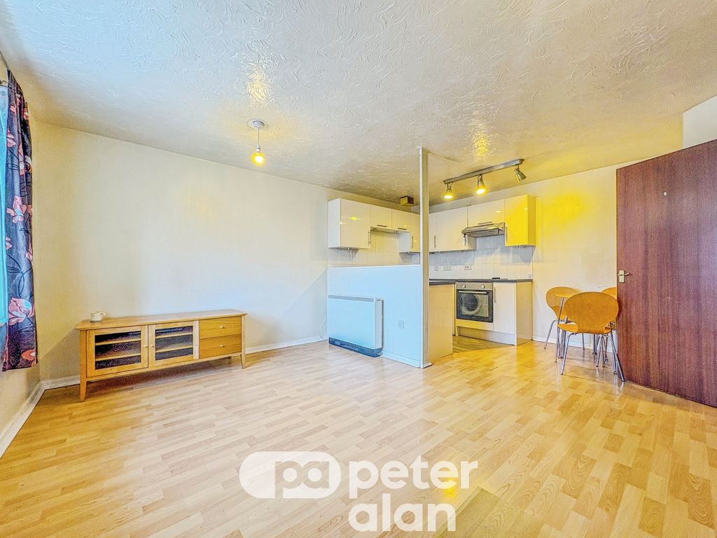 Property photo 3 of 14 Living Room