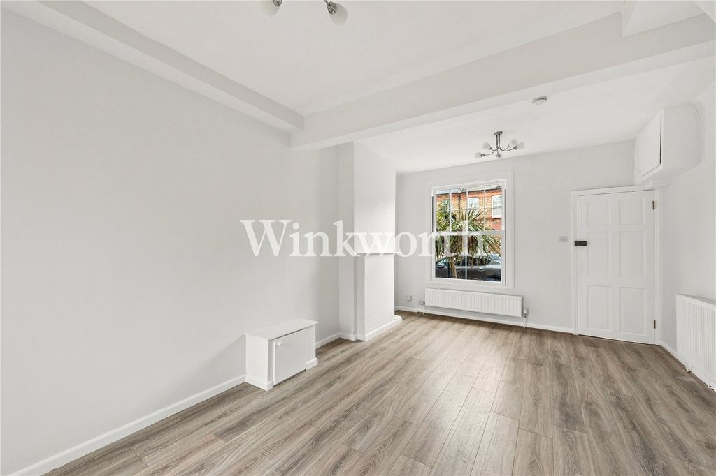 Property photo 2 of 16 Picture No. 01