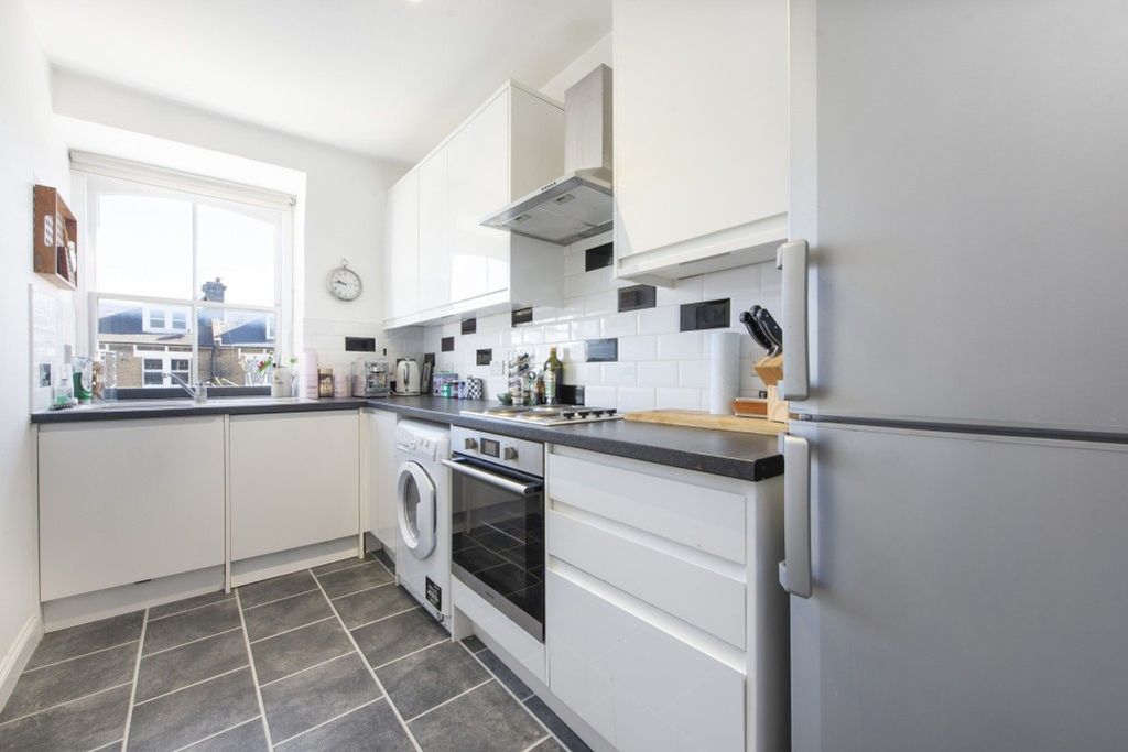 Property photo 3 of 7