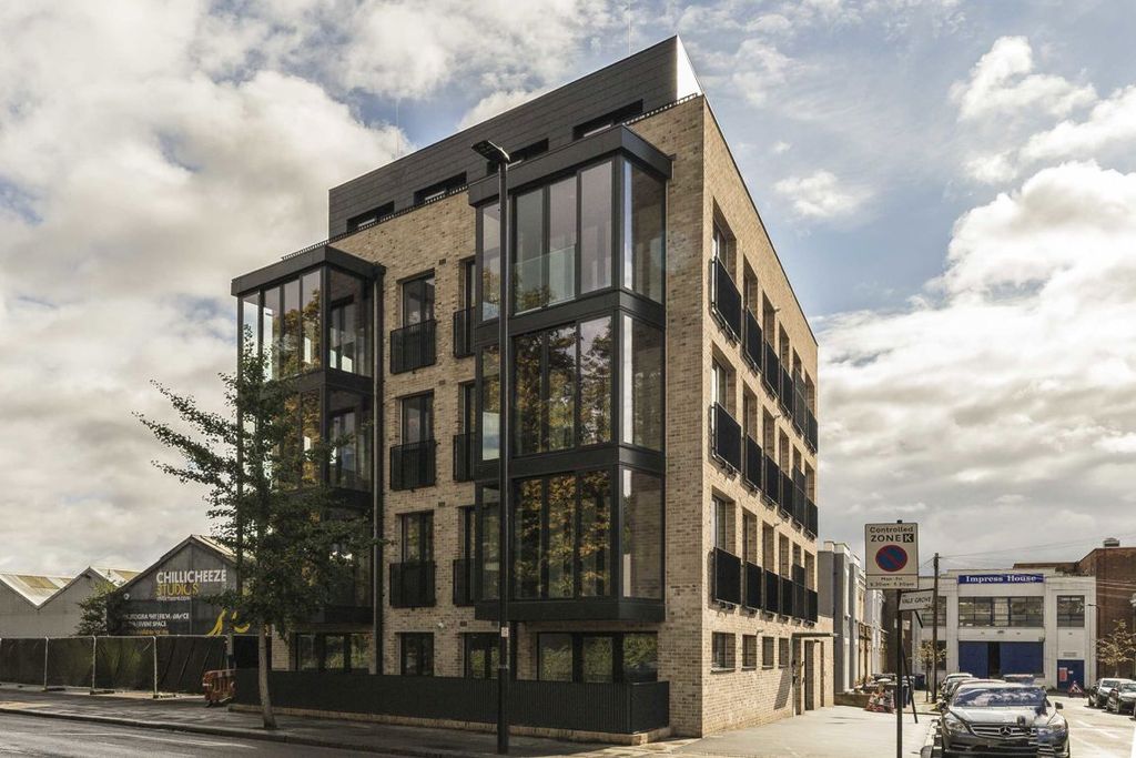 Property photo 1 of 8