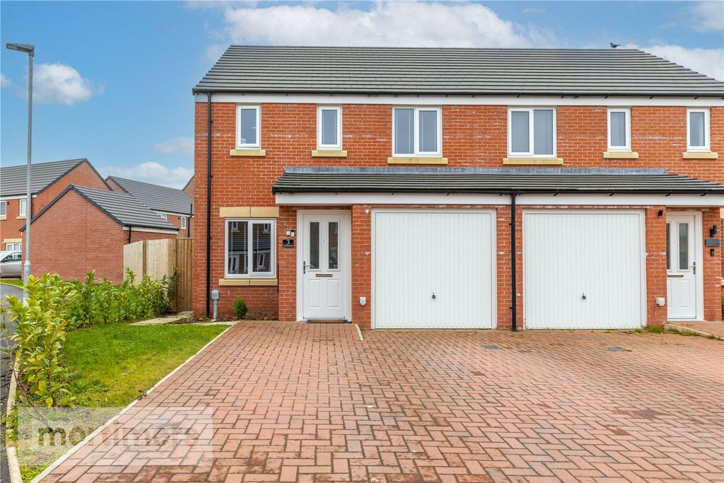 Property photo 1 of 21 Front External