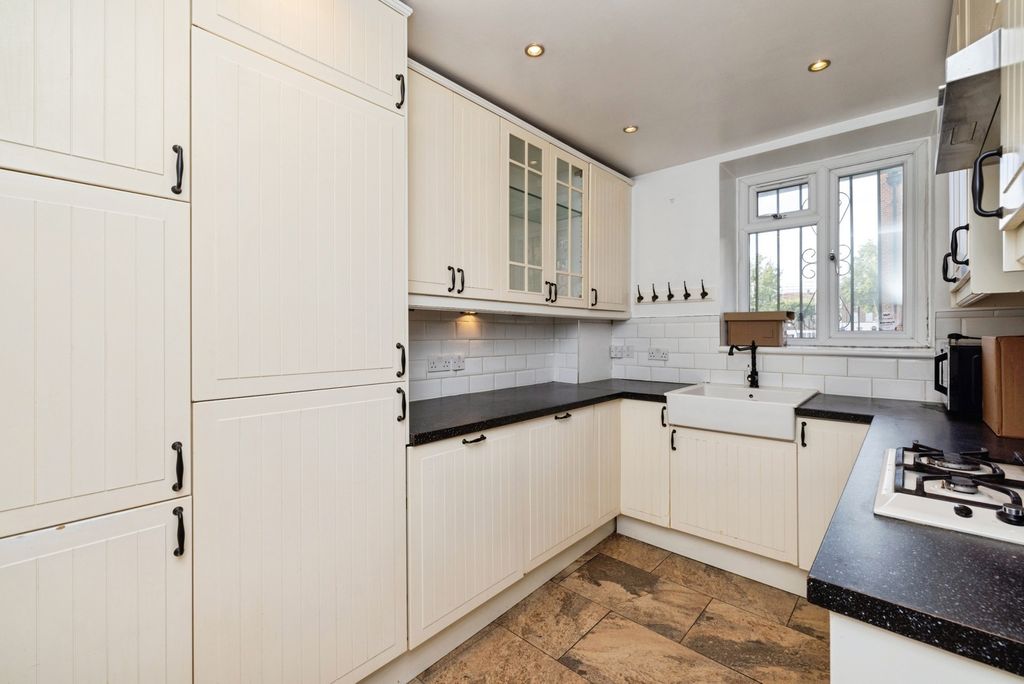 Property photo 1 of 22 Kitchen