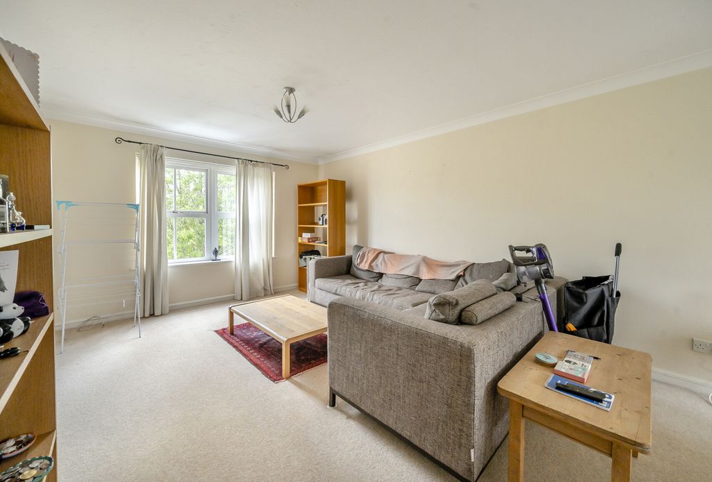 Property photo 2 of 9 1303201-19-683Ec8...