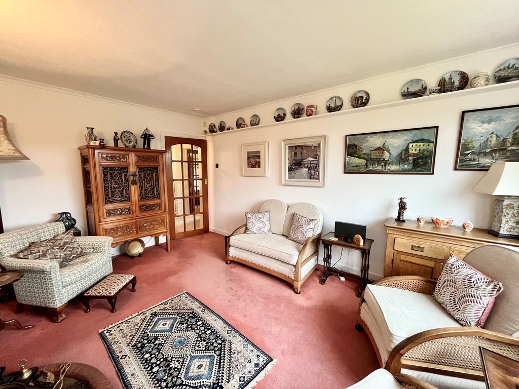 Property photo 3 of 32
