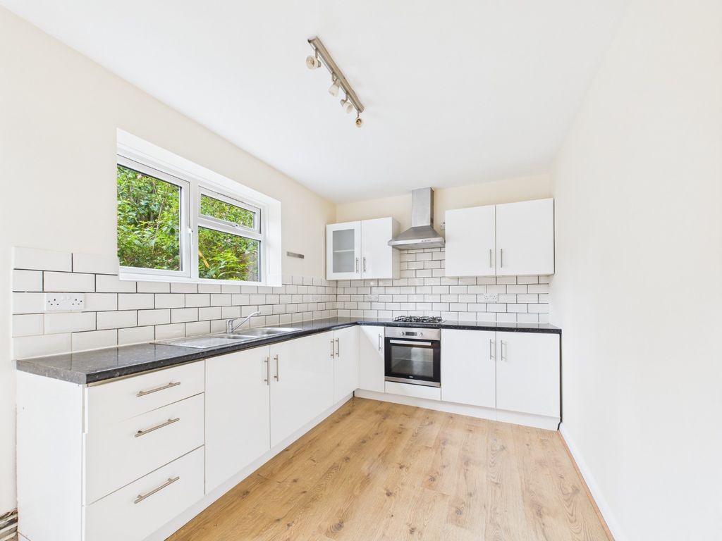 Property photo 2 of 11 4337362