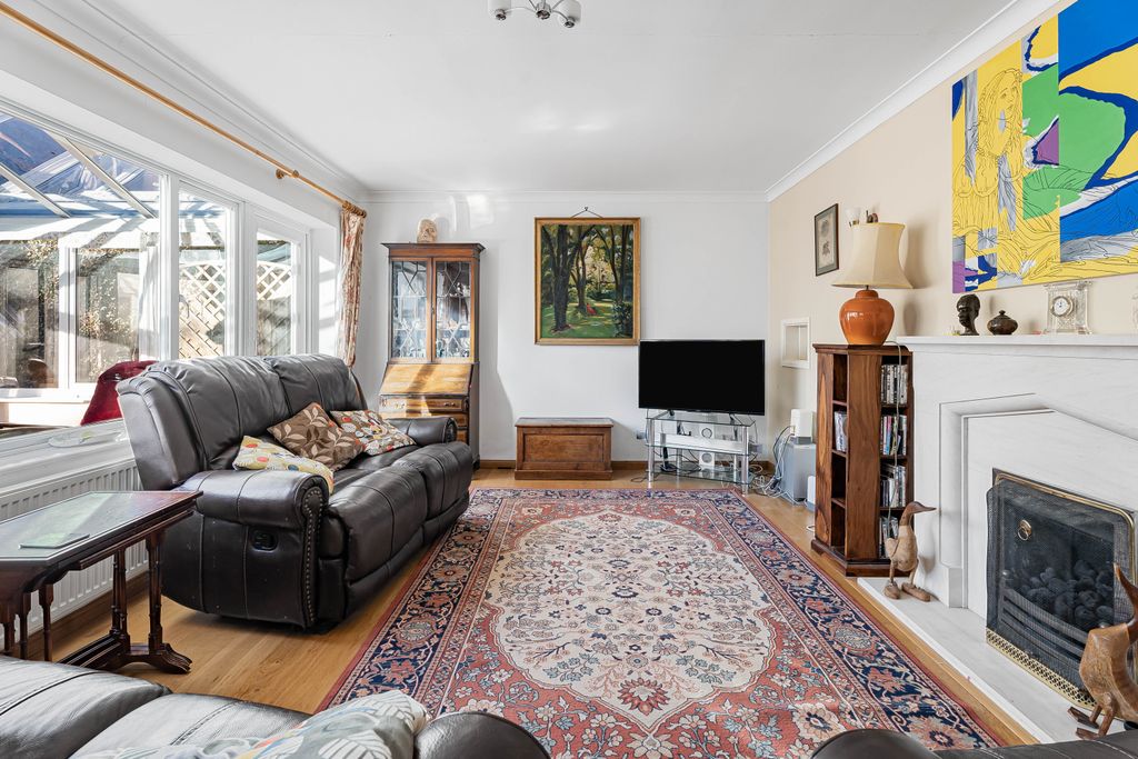 Property photo 2 of 30 Living Room