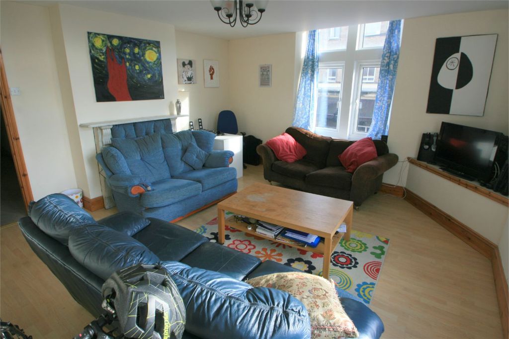 Property photo 1 of 6 Photograph 2