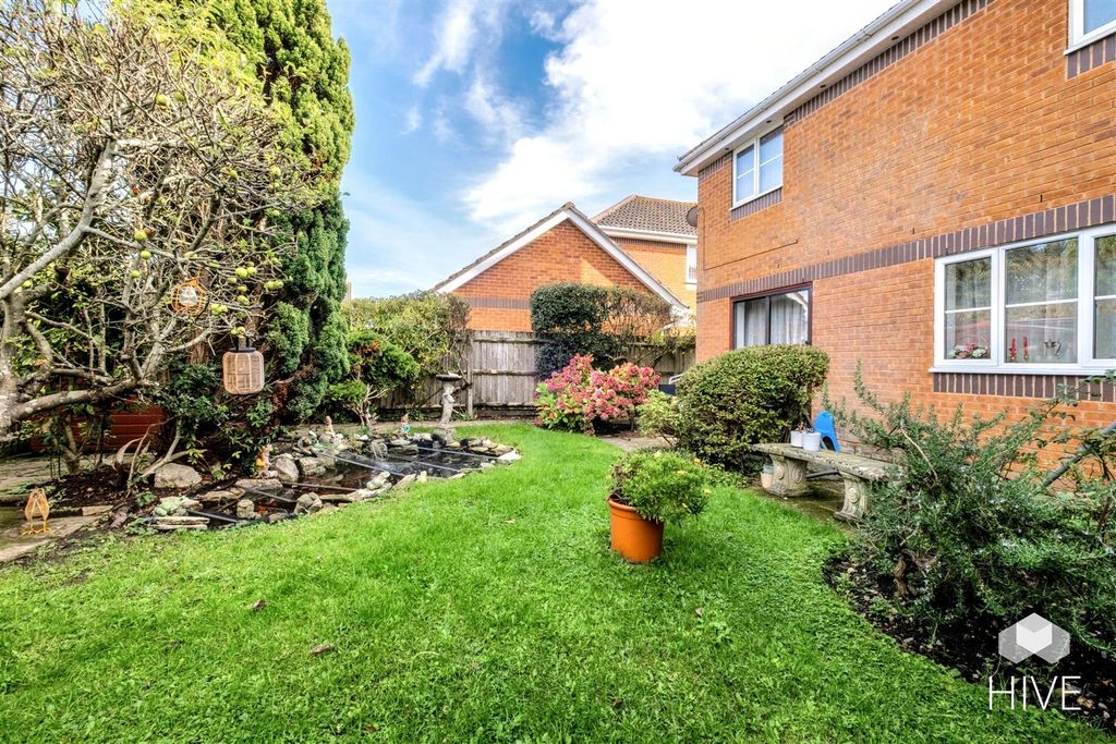 Property photo 3 of 28