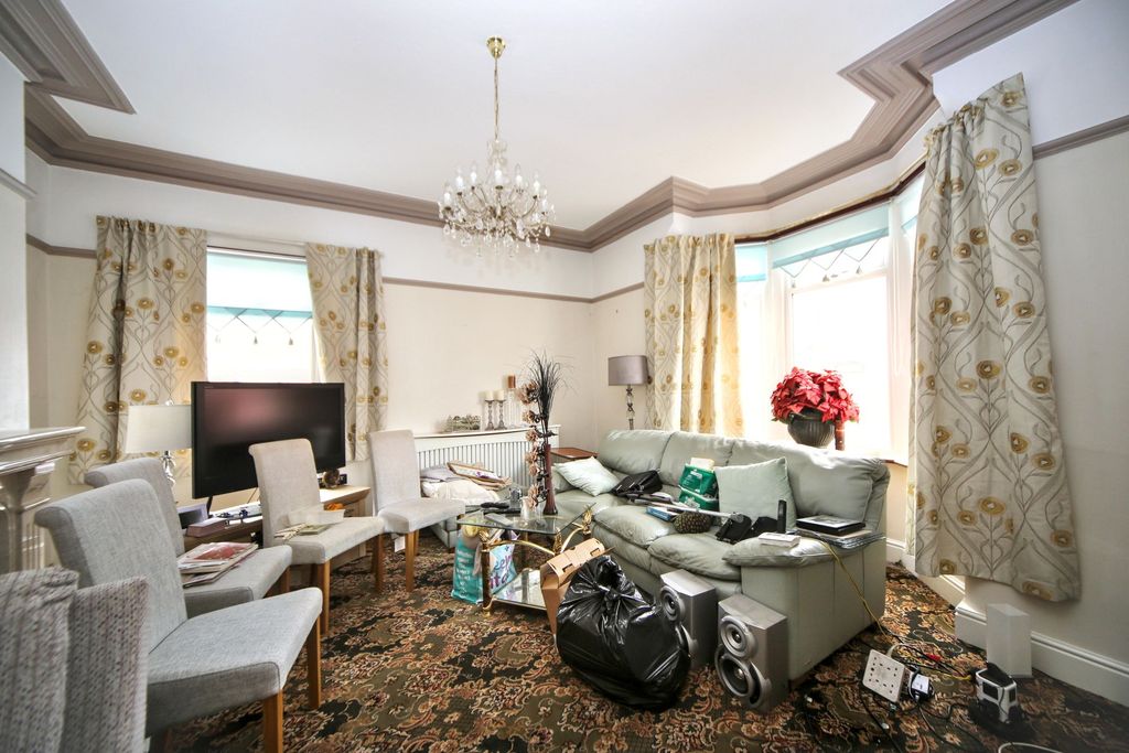 Property photo 3 of 19