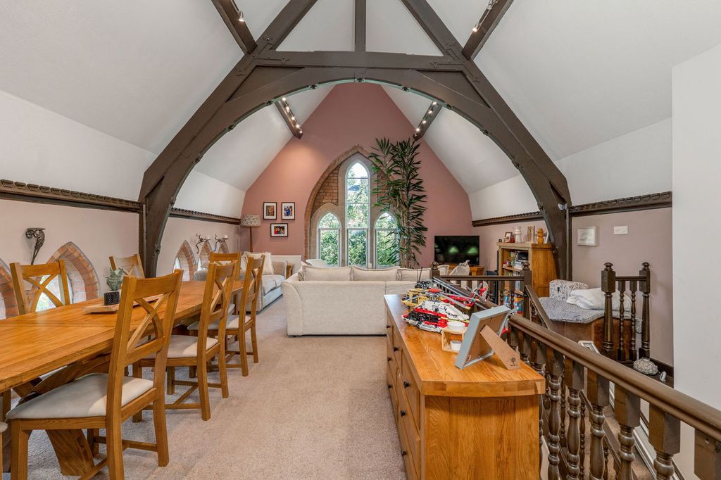Property photo 2 of 43