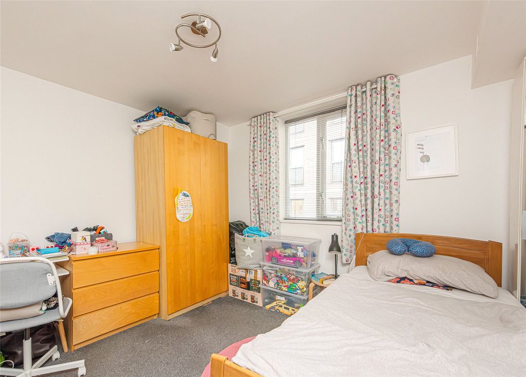 Property photo 3 of 9 Picture No. 18