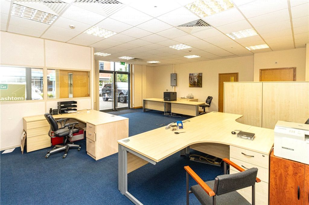 Property photo 2 of 9 Office