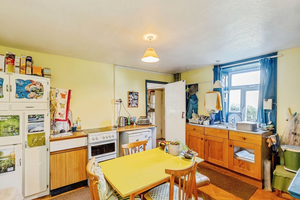 Property photo 3 of 28 Pbox-Img.Jpg