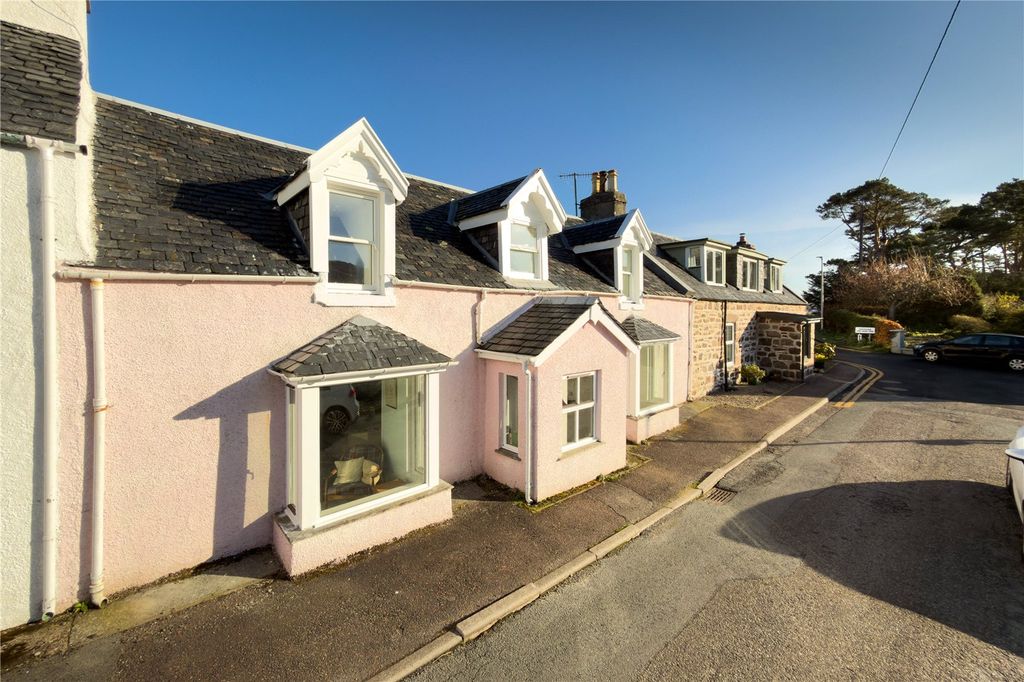 Property photo 3 of 40 Pink House