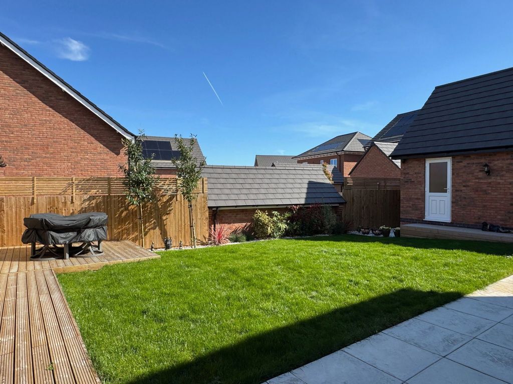 Property photo 2 of 38