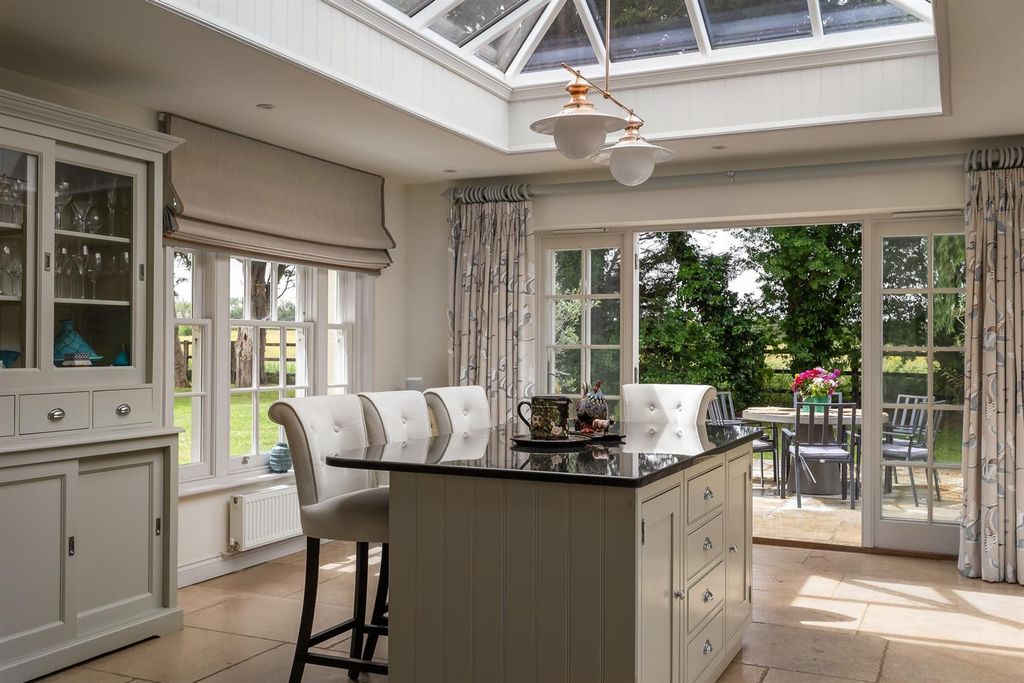 Property photo 2 of 45 13 - Leigh Hall - Sn6 6rd - Web.Jpg