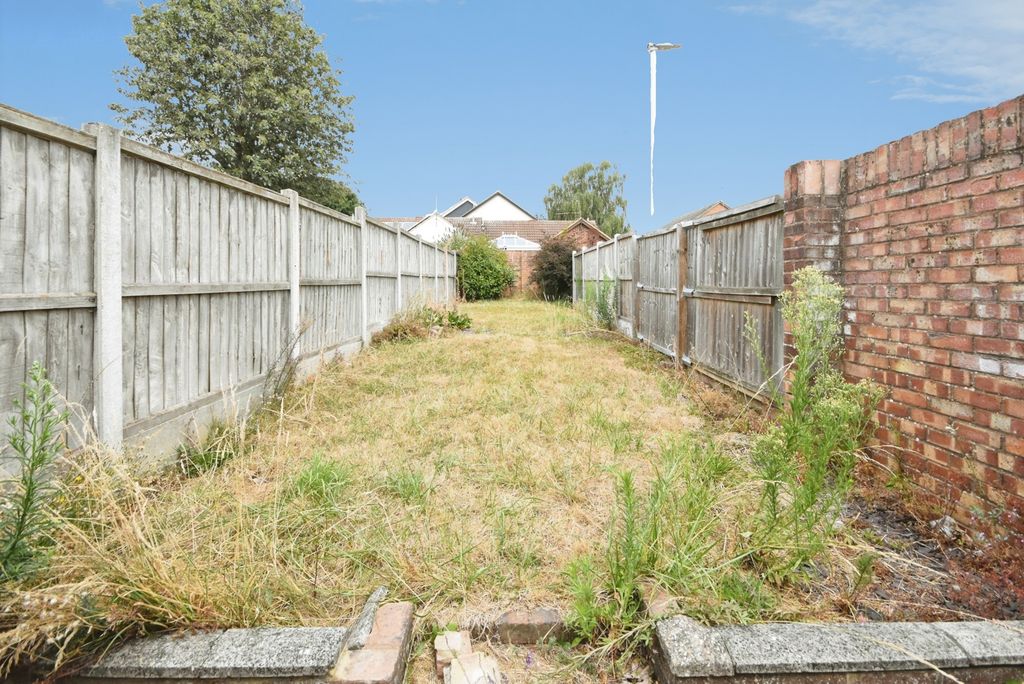Property photo 3 of 9 Garden