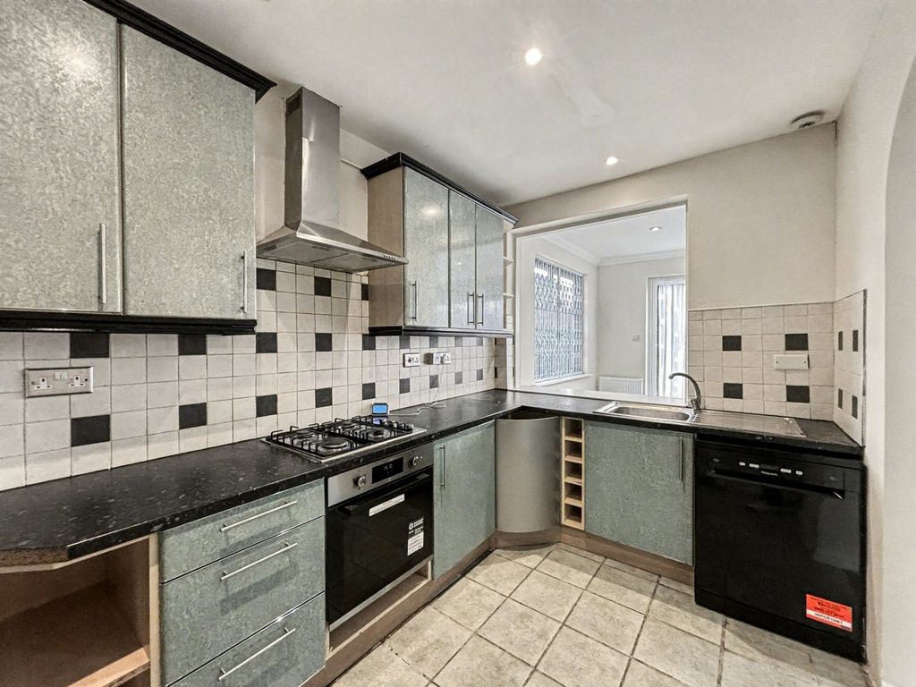 Property photo 2 of 24