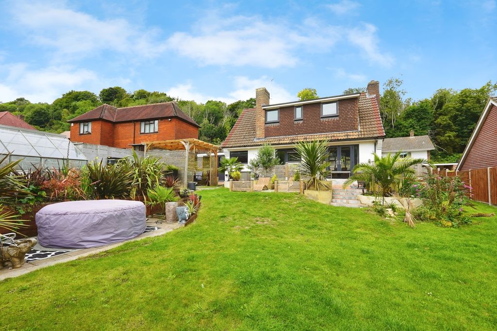 Property photo 2 of 19 Photo