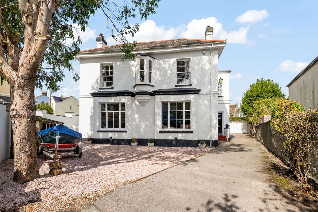 Property photo 1 of 27