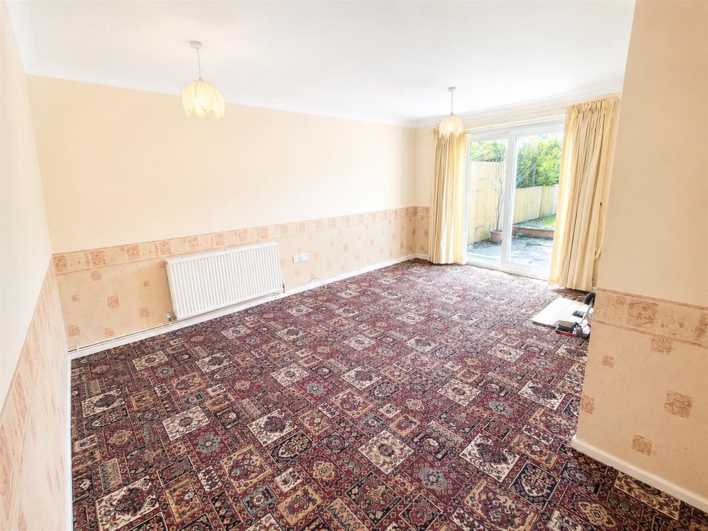 Property photo 3 of 11 63 Trentham.Png