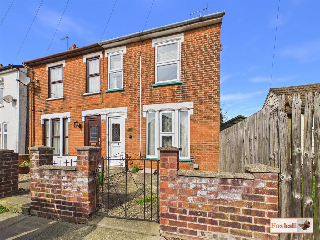 Property photo 1 of 17 Front Garden