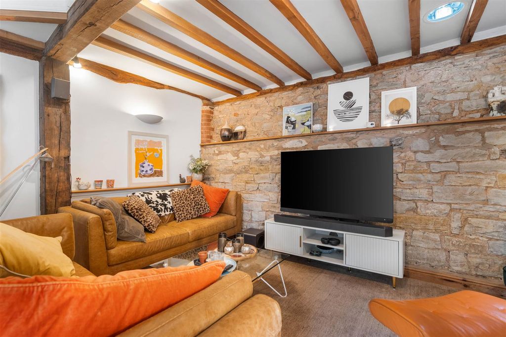 Property photo 2 of 24