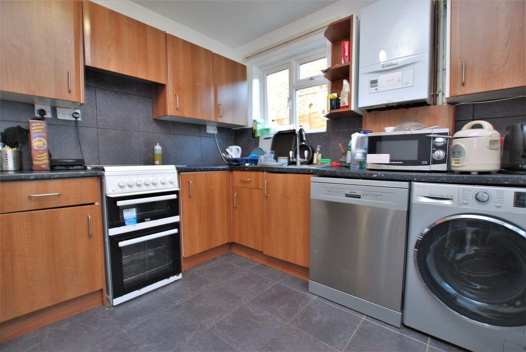 Property photo 2 of 8 Photo 03