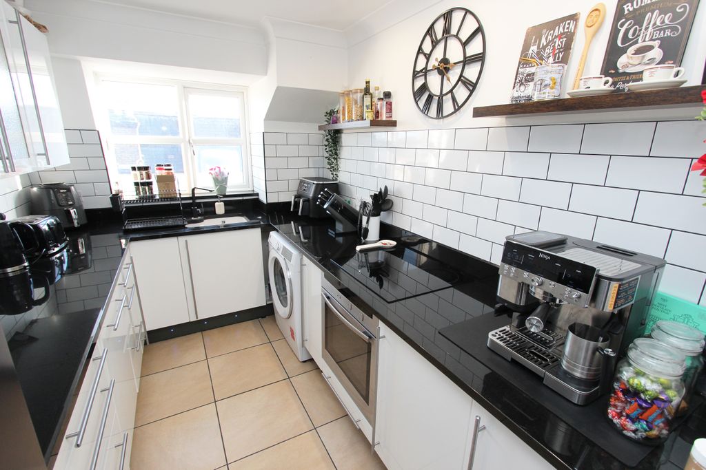 Property photo 3 of 9 Img_2730A