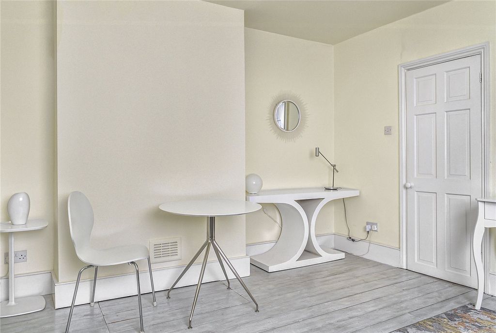 Property photo 3 of 18 Picture No. 11