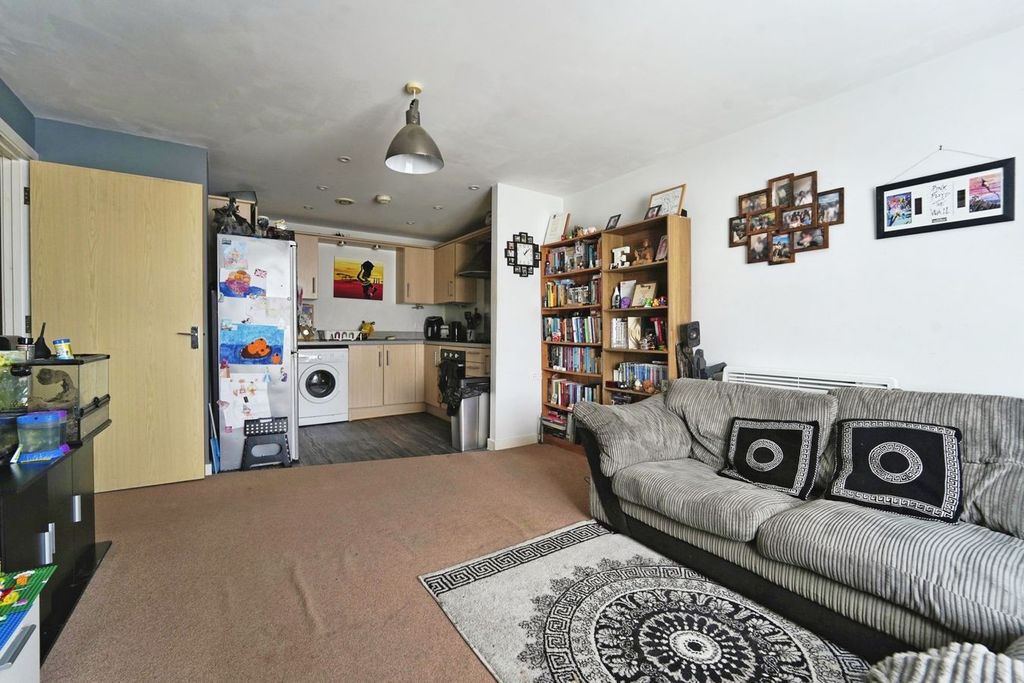 Property photo 3 of 14