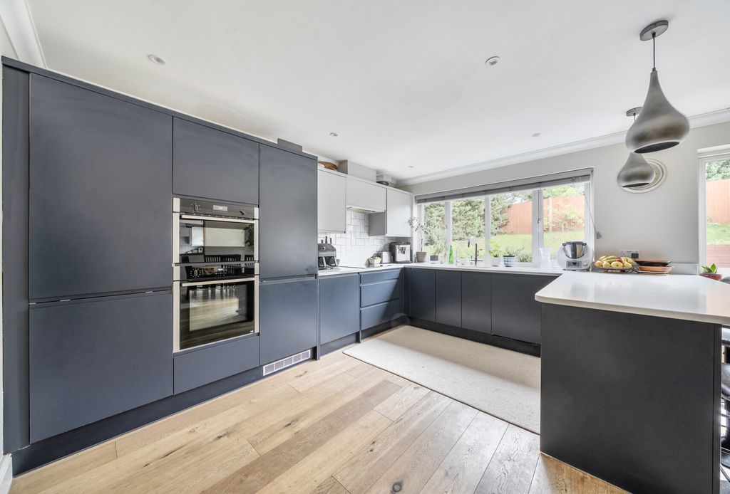 Property photo 3 of 14 1359541-16-68E8d7...