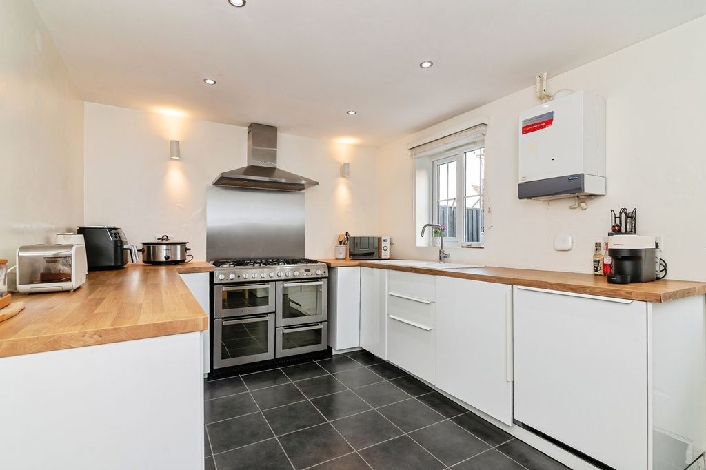 Property photo 2 of 18 Pbox-Img.Jpg